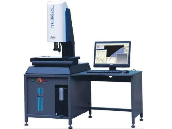 Two-dimensional vision measuring machine with operator workstation